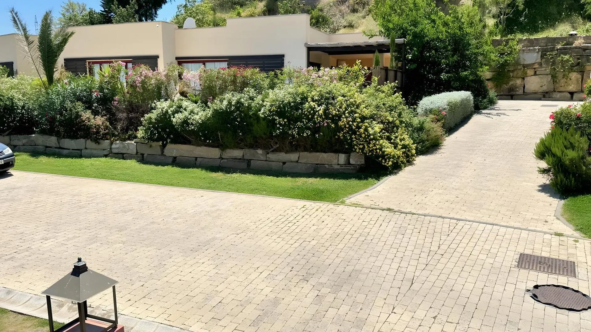 Villa With Private Pool 에스테포나 펜션