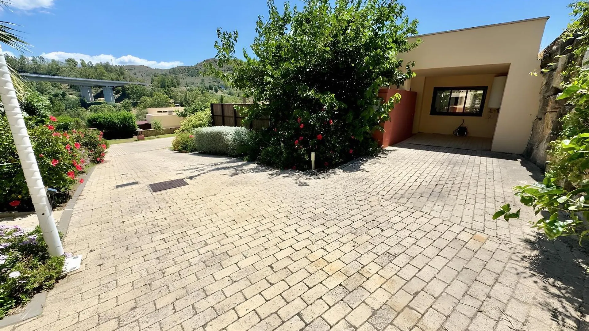 Villa With Private Pool 에스테포나 펜션